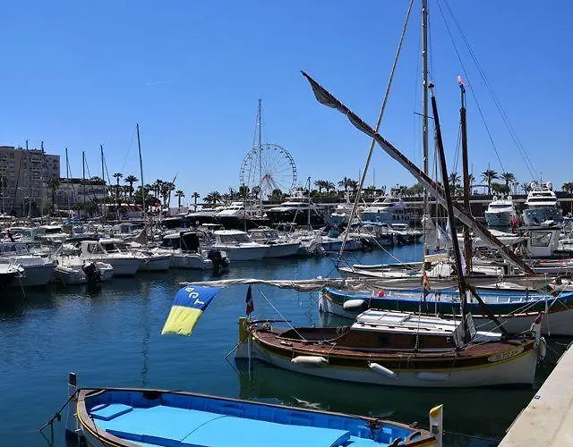 Boulouris, Grand 2 A 4 Personnes A 5min A Pied Des Plages Apartman